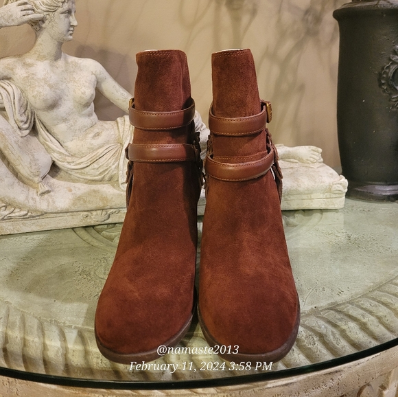 Ugg Dandridge Suede Heeled Boot Hardware Buckle Designer Slip-On #722 New - Picture 2 of 14